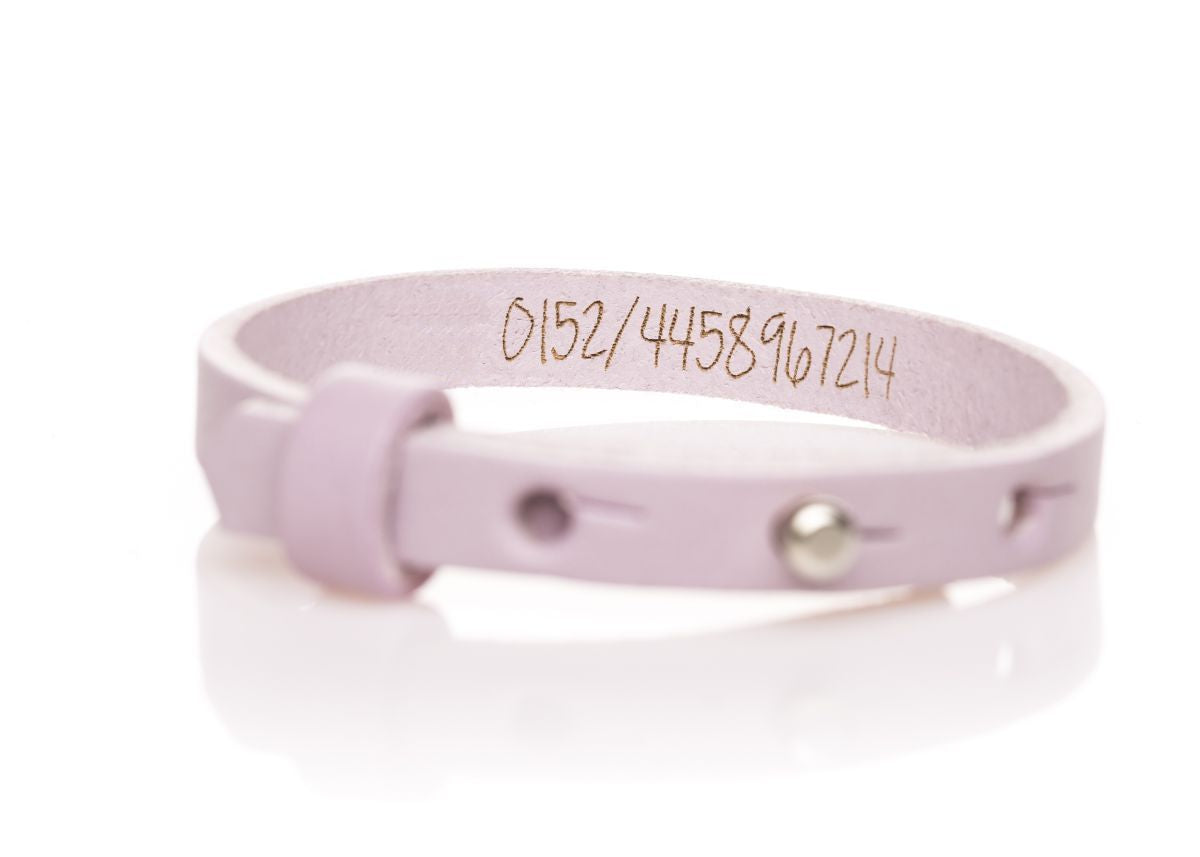 Lederarmband SOS einfach rosa mit Wunschgravur und Holzkarte Stift