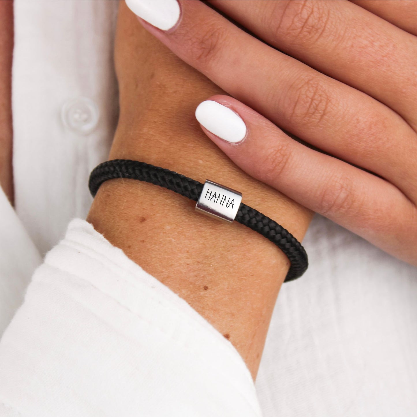 Segelseilarmband einfach schwarz mit Wunschtextperle