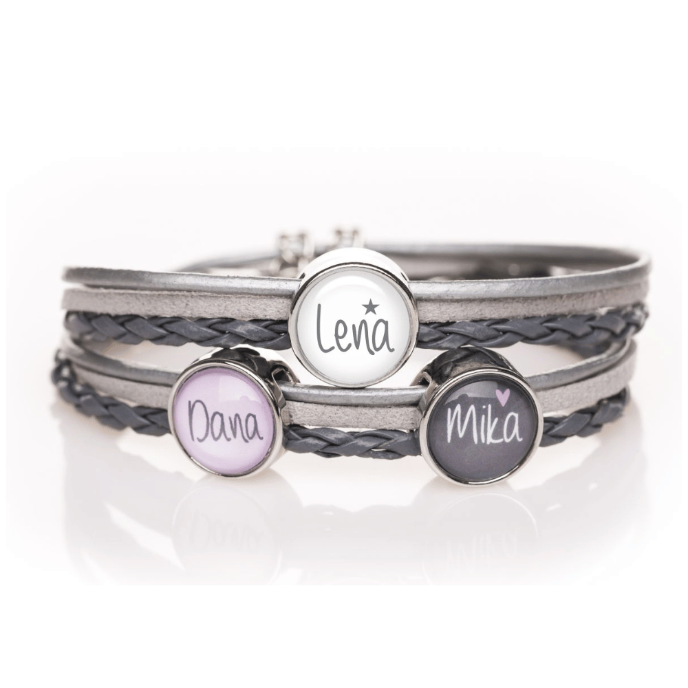 Wickelarmband grau mit drei Schiebeperlen mit Wunschtext