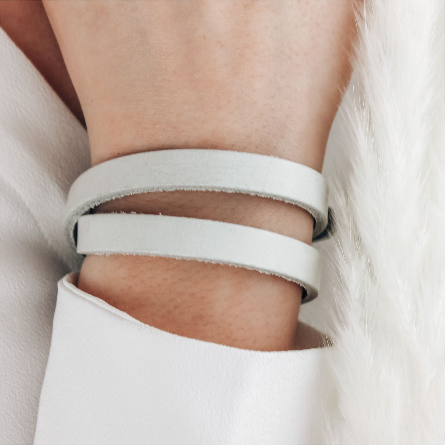 Lederarmband doppelt hellgrau