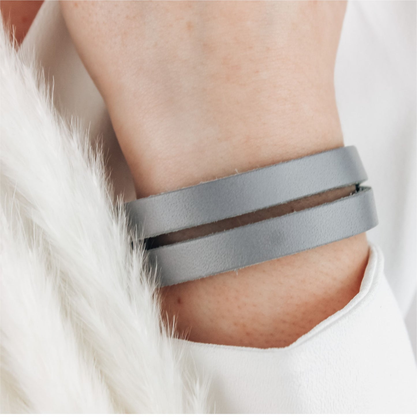 Lederarmband doppelt steingrau