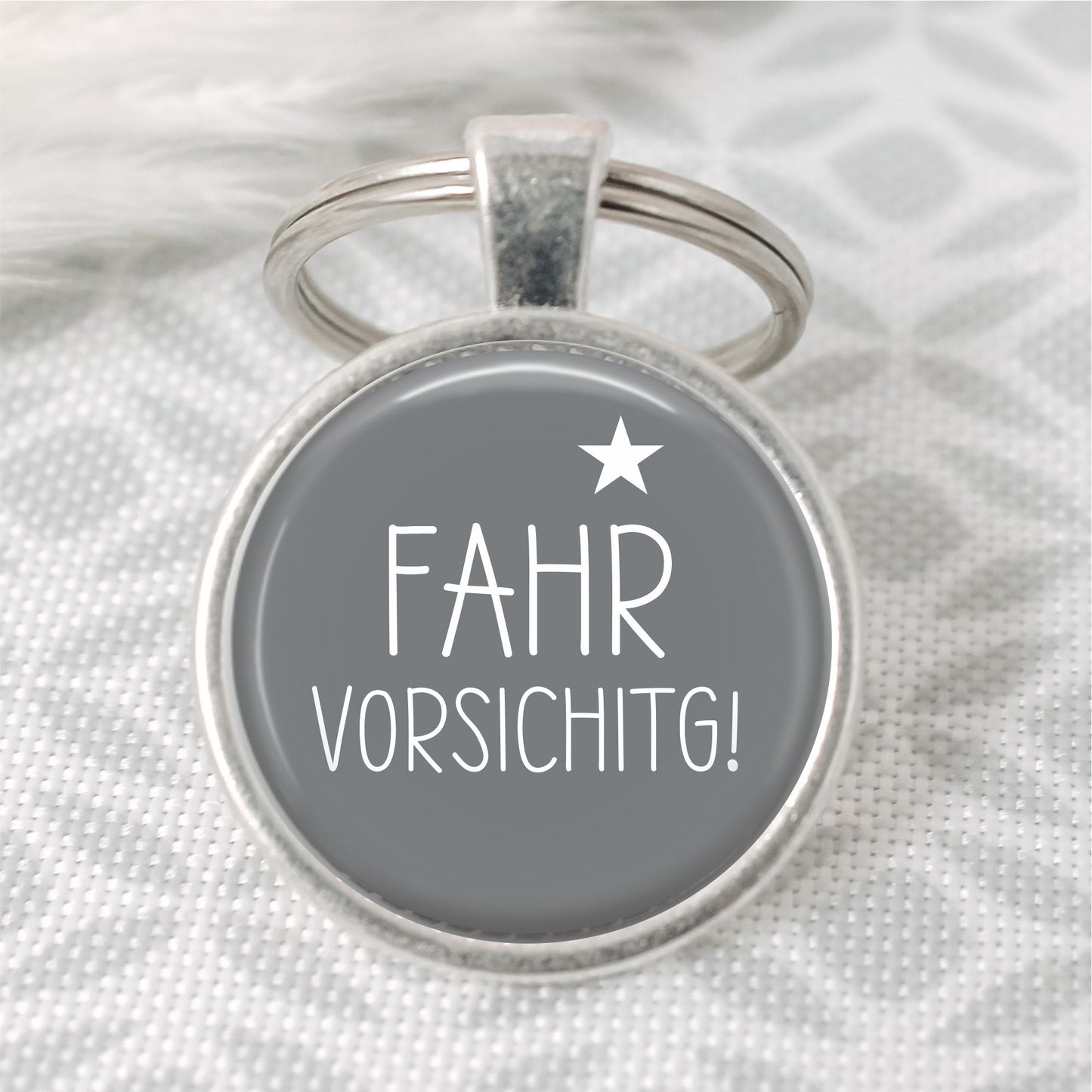 Schlüsselanhänger mit Glascabochon und Wunschtext